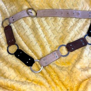 Very unique women’s genuine leather belt.
